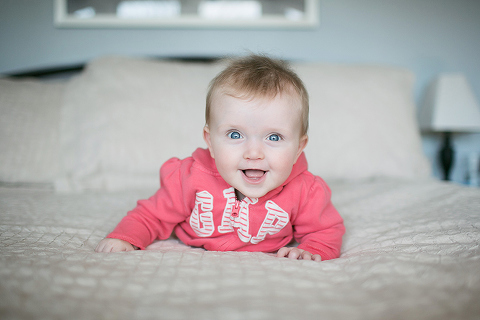 A great list of 12 photos to take during babys first year. Plus tips for each... from a professional photographer!