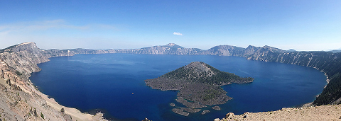Crater Lake National Park in Oregon is a MUST SEE! Loop it in with a roadtrip to Bend, Oregon. Check out these kid-friendly trip recommendations from Miss Freddy.