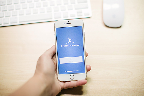 My favorite HEALTH apps!  These are all FREE and contain great motivation to get your BUTT in SHAPE! 