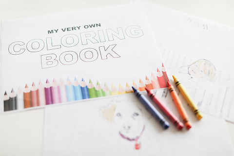 It is really easy (and totally free) to make your own coloring pages and turn them into a personalized coloring book- what a fun gift for little ones!