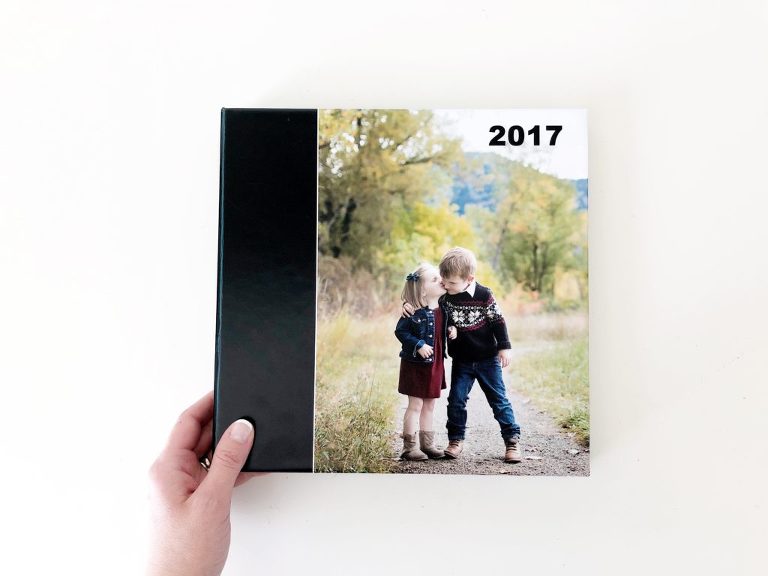 Check out this tutorial for the simplest way to make a Family Yearbook. Document the story so your entire family can enjoy it!